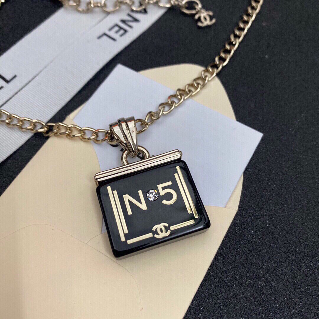 ChanelN5 Necklace - Soul Replicas