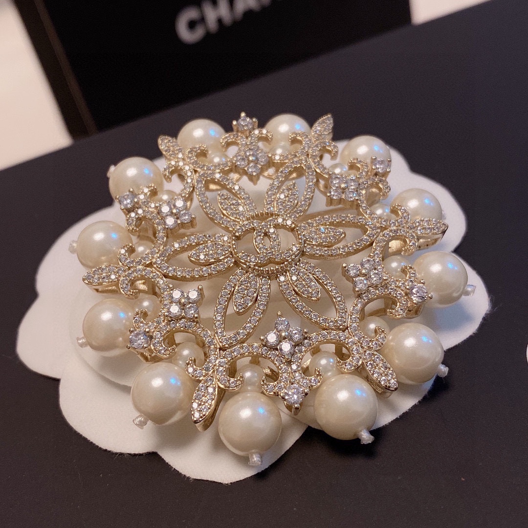Chanel Brooch - Soul Replicas