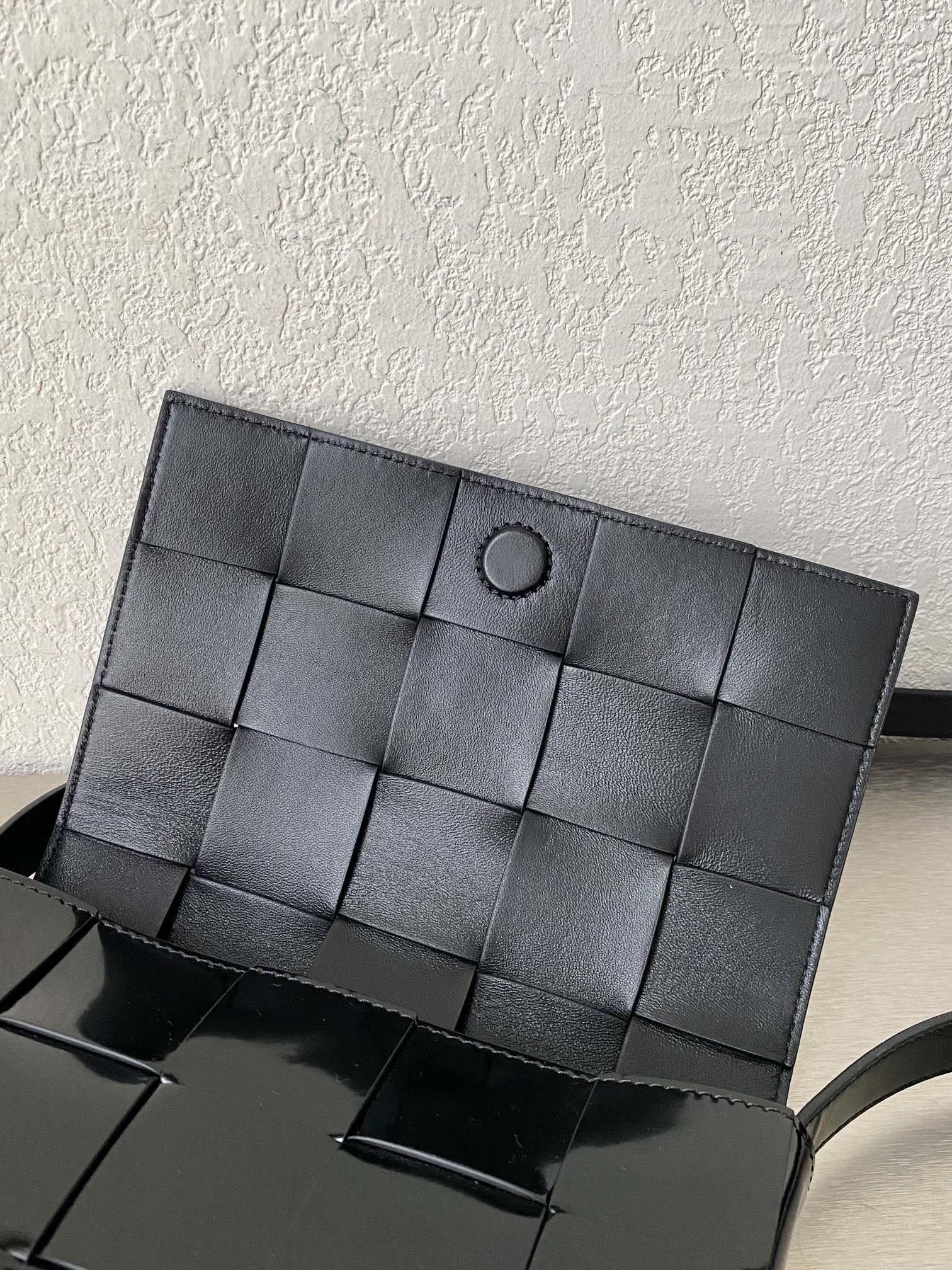 Bottega Veneta Cassette Black. For Women. Women-s Bags 9.1in/23cm 578004V1EP38425 - Soul Replicas