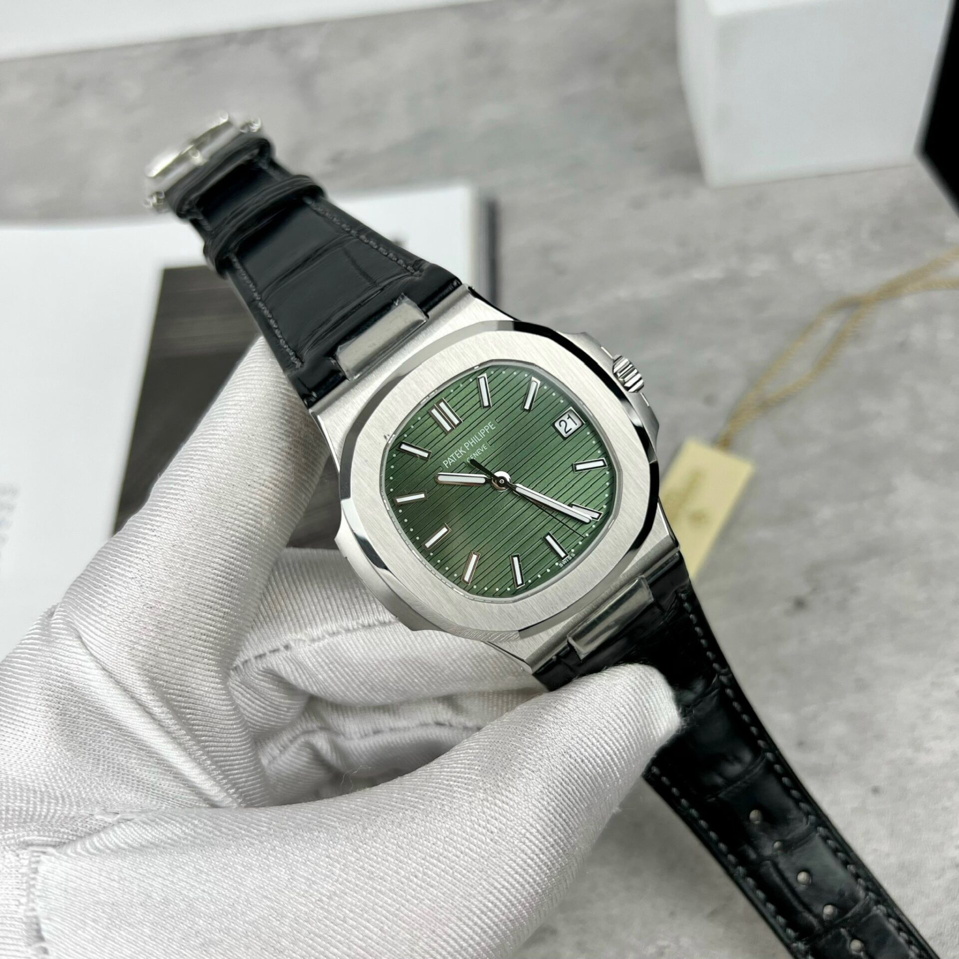 Patek Philippe Nautilus 5711 Replica Watch Leather Strap Green Dial 40mm - Soul Replicas