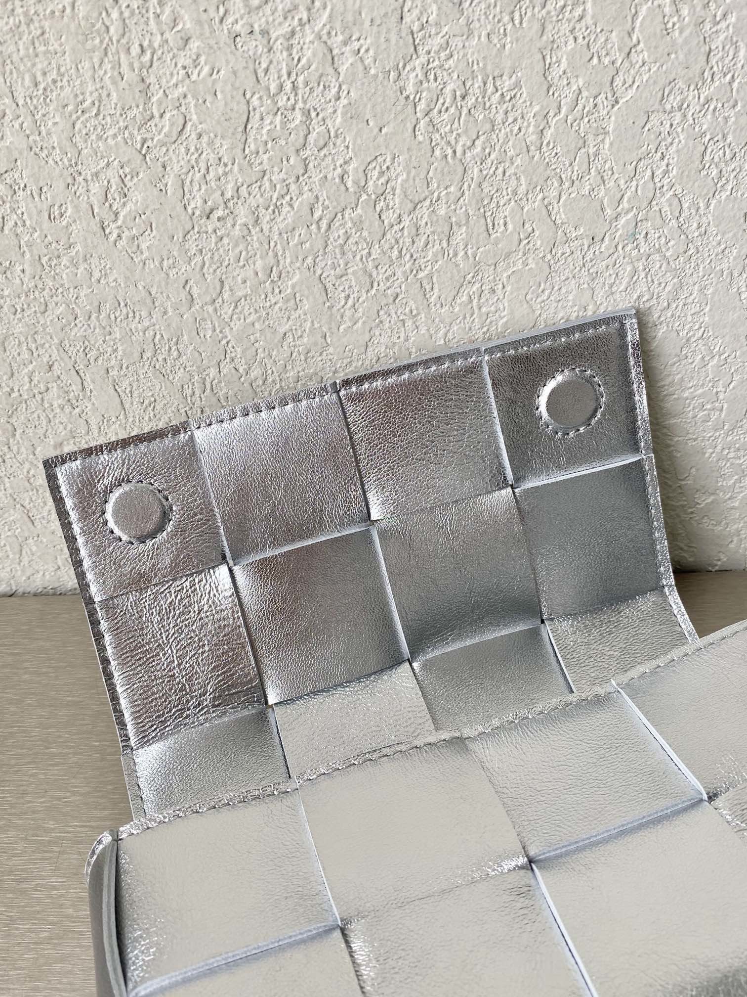 Bottega Veneta Mini Cassette Crossbody Bag Silver. For Women. Women-s Bags 6.9in/17.5cm - Soul Replicas