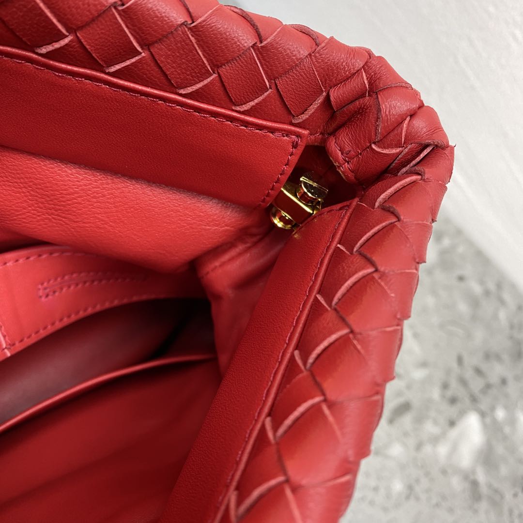 Bottega Veneta Intrecciato Shoulder Bag Red. For Women. Women's Bags 10.2in/26cm - Soul Replicas