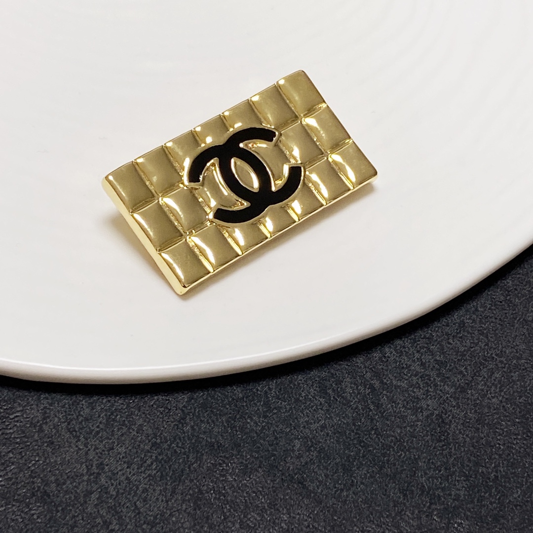 Chanel Brooch - Soul Replicas