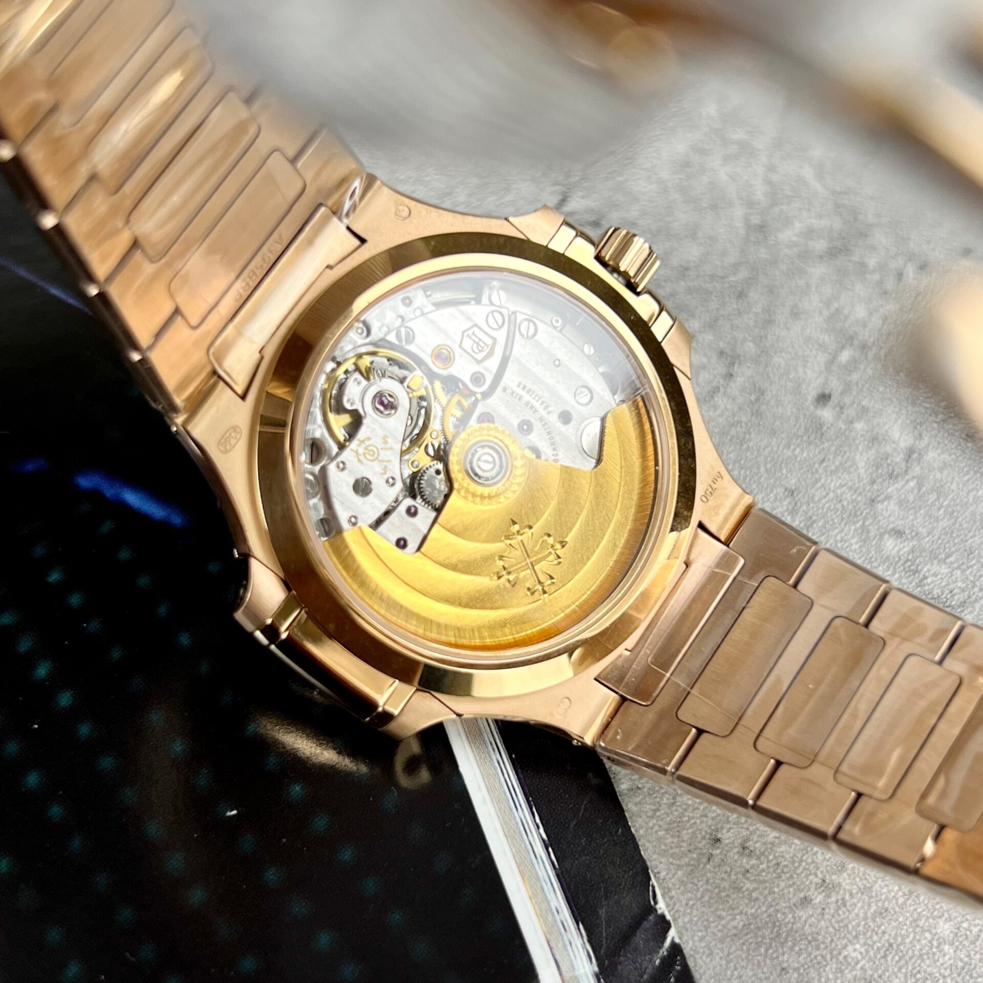 Patek Philippe Nautilus 7118 Replica Watch With Diamonds Bezel 3K Factory 35.2mm - Soul Replicas