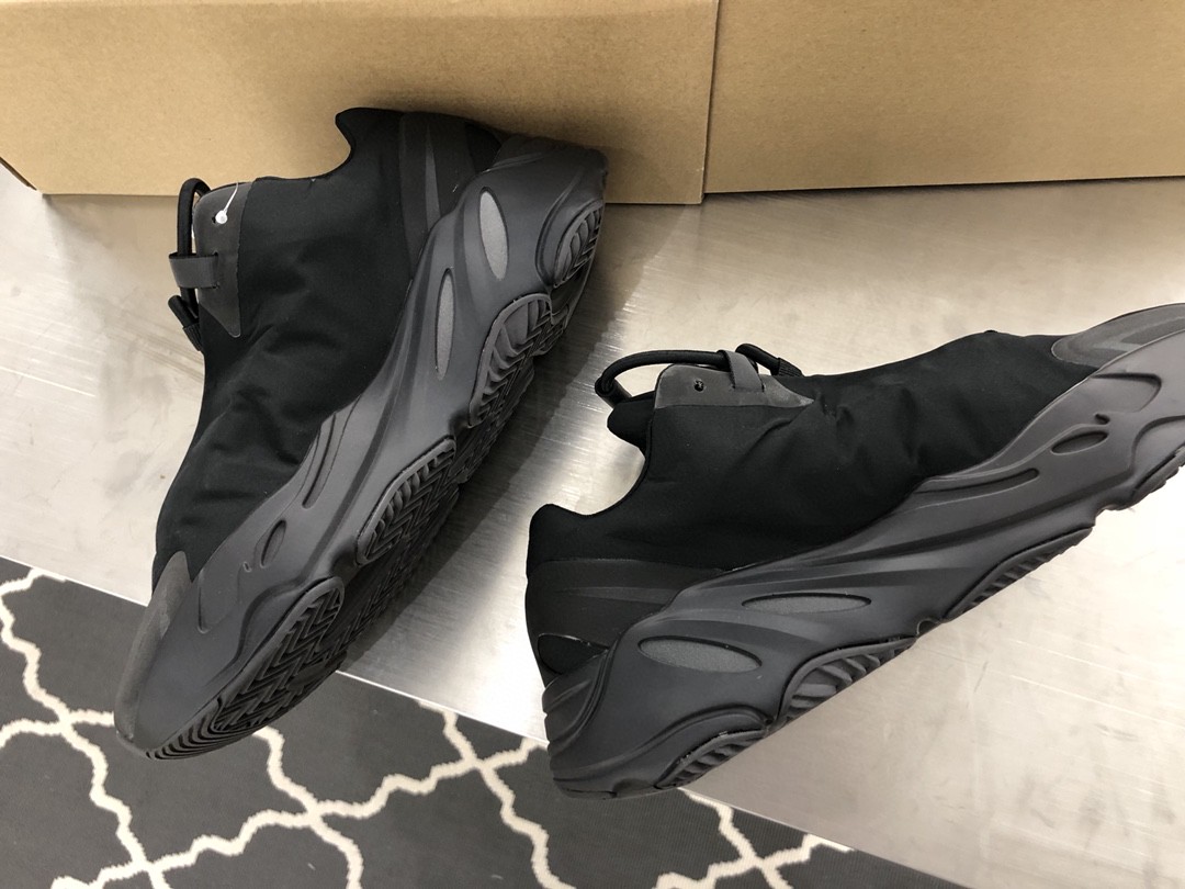 Adidas YZ Boost 700 MNVN Black For Women FV4440 - Soul Replicas