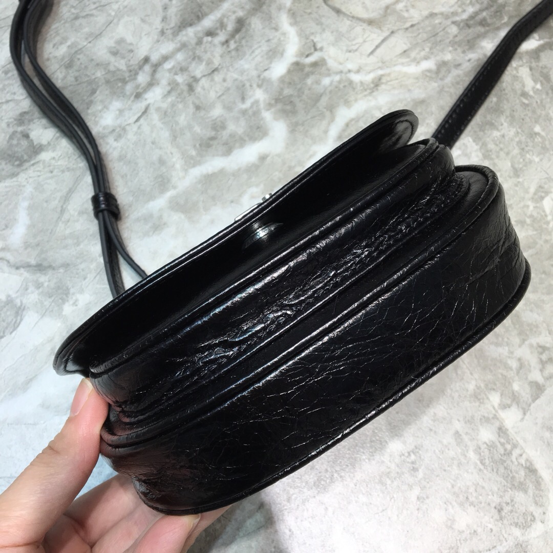 Balenciaga Leader Soft Round Cross Bag In Black. For Women. Women-s Bags 6.3in/16cm - Soul Replicas