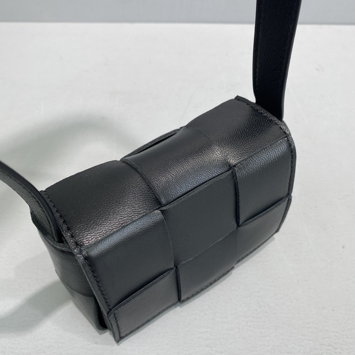 Bottega Veneta Candy Cassette Black. For Women. Women-s Bags 4.7in/12cm 666688VMAY18425 - Soul Replicas