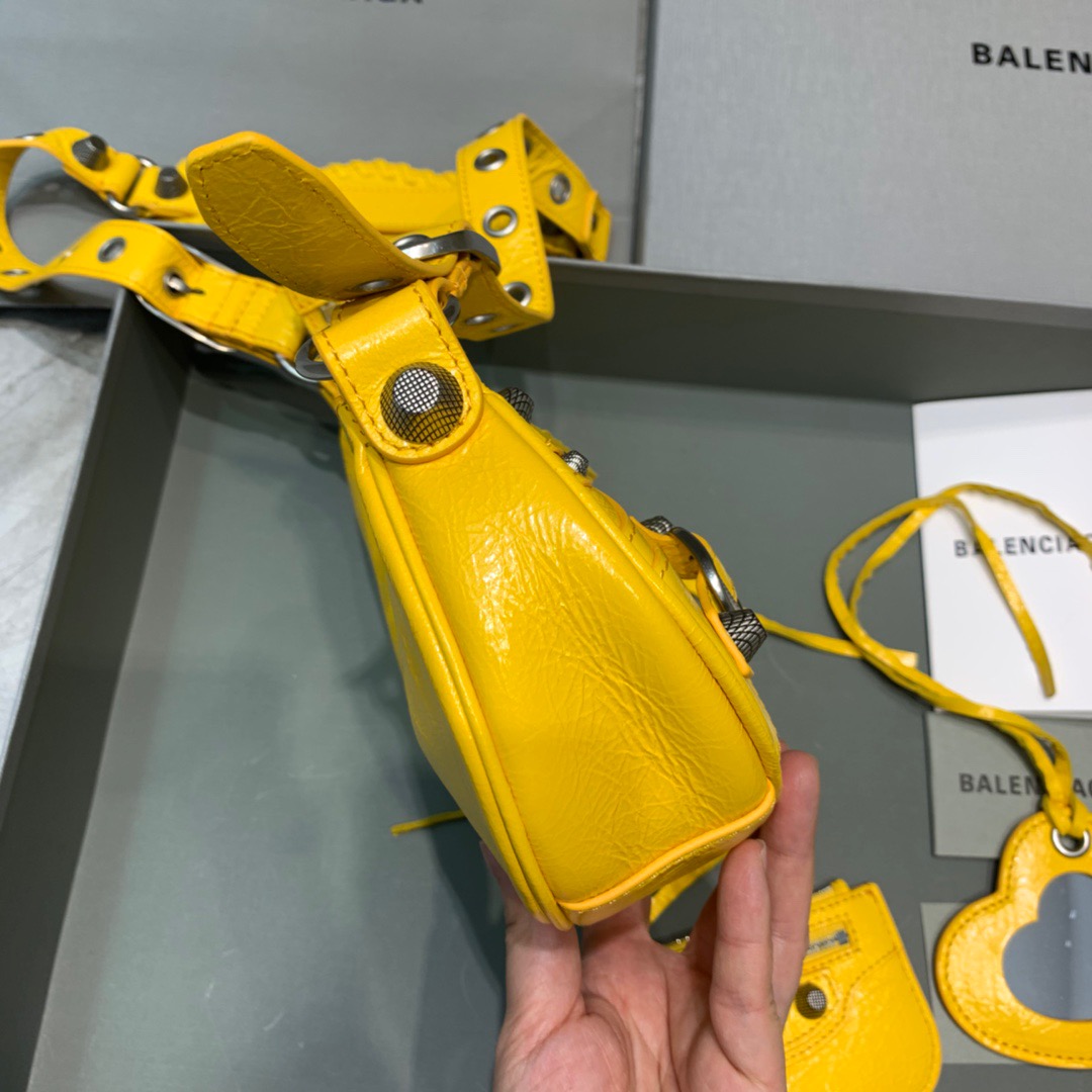 Balenciaga Le Cagole XS Shoulder Bag In Yellow. For Women. Women-s Bags 10.2in/26cm - Soul Replicas