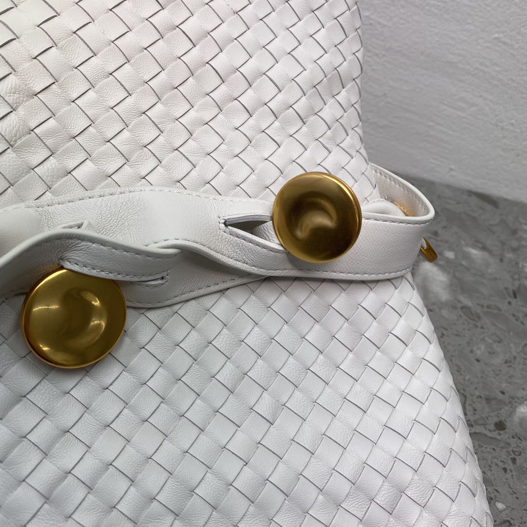 Bottega Veneta Intrecciato Shoulder Bag White. For Women. Women's Bags 10.2in/26cm - Soul Replicas