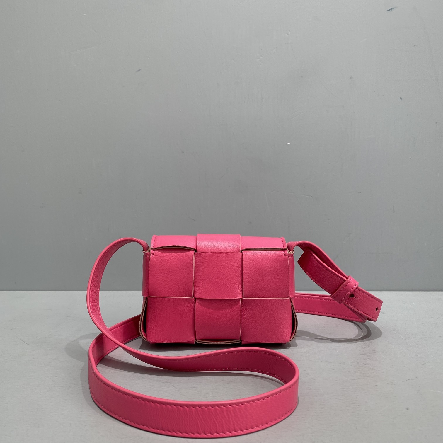 Bottega Veneta Candy Cassette Pink. For Women. Women-s Bags 4.7in/12cm 666688VMAY16419 - Soul Replicas