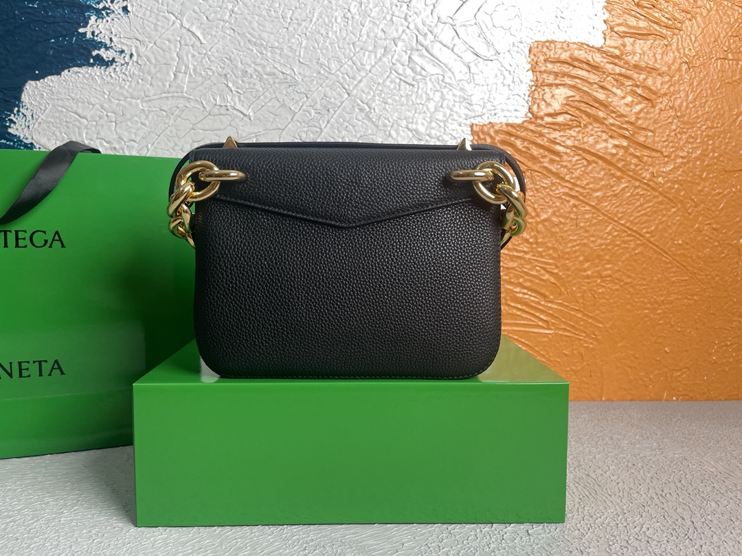 Bottega Veneta Mount Black. For Women. Women's Bags 8.3in/21cm 667399V12M08425 - Soul Replicas