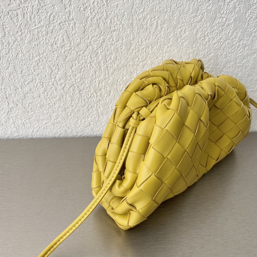 Bottega Veneta Mini Pouch Kiwi. For Women. Women-s Bags 8.6in/22cm 585852VCPP13520 - Soul Replicas