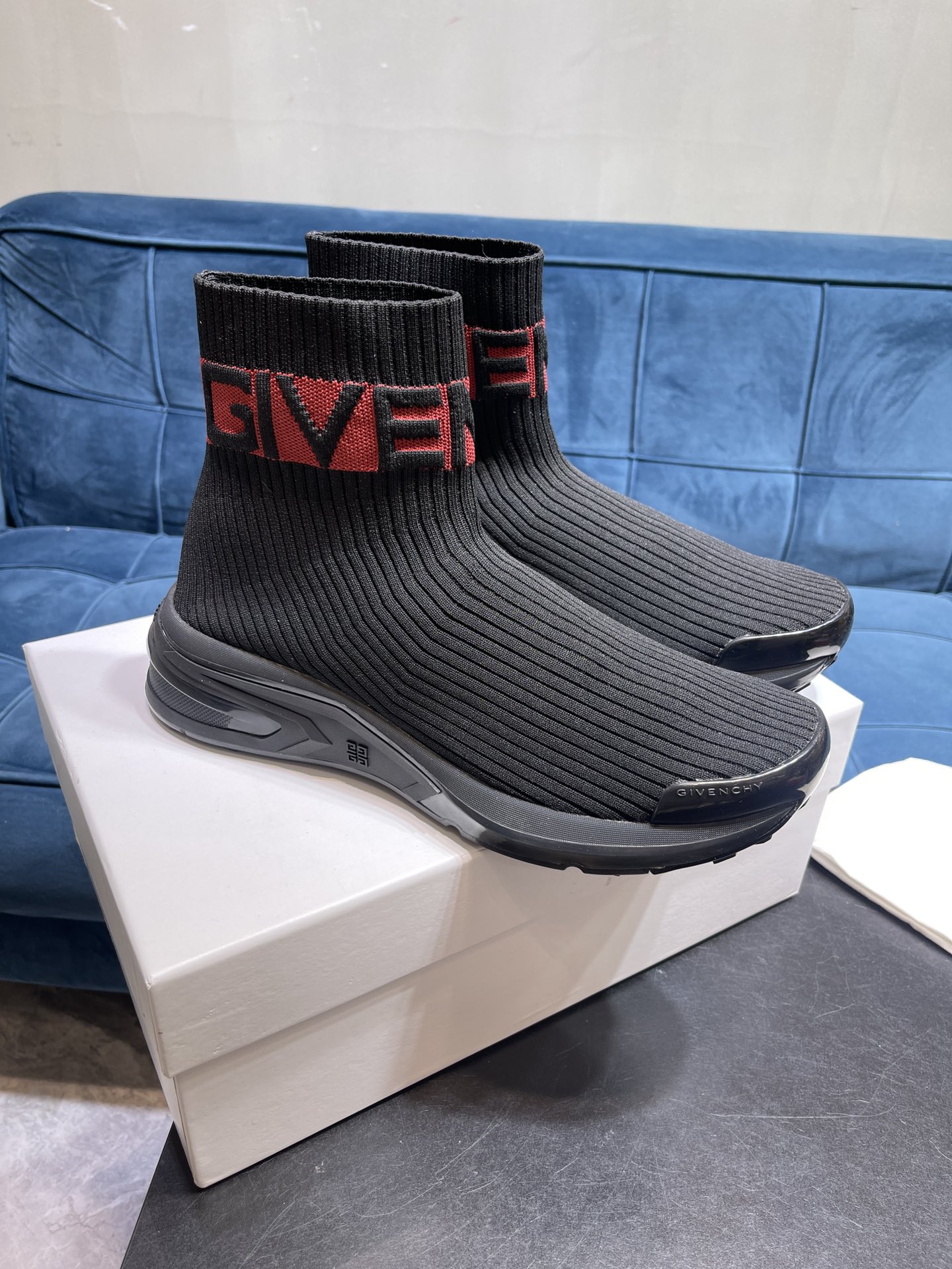 Givenchy Monumental Mallow Black And Red For Men - Soul Replicas