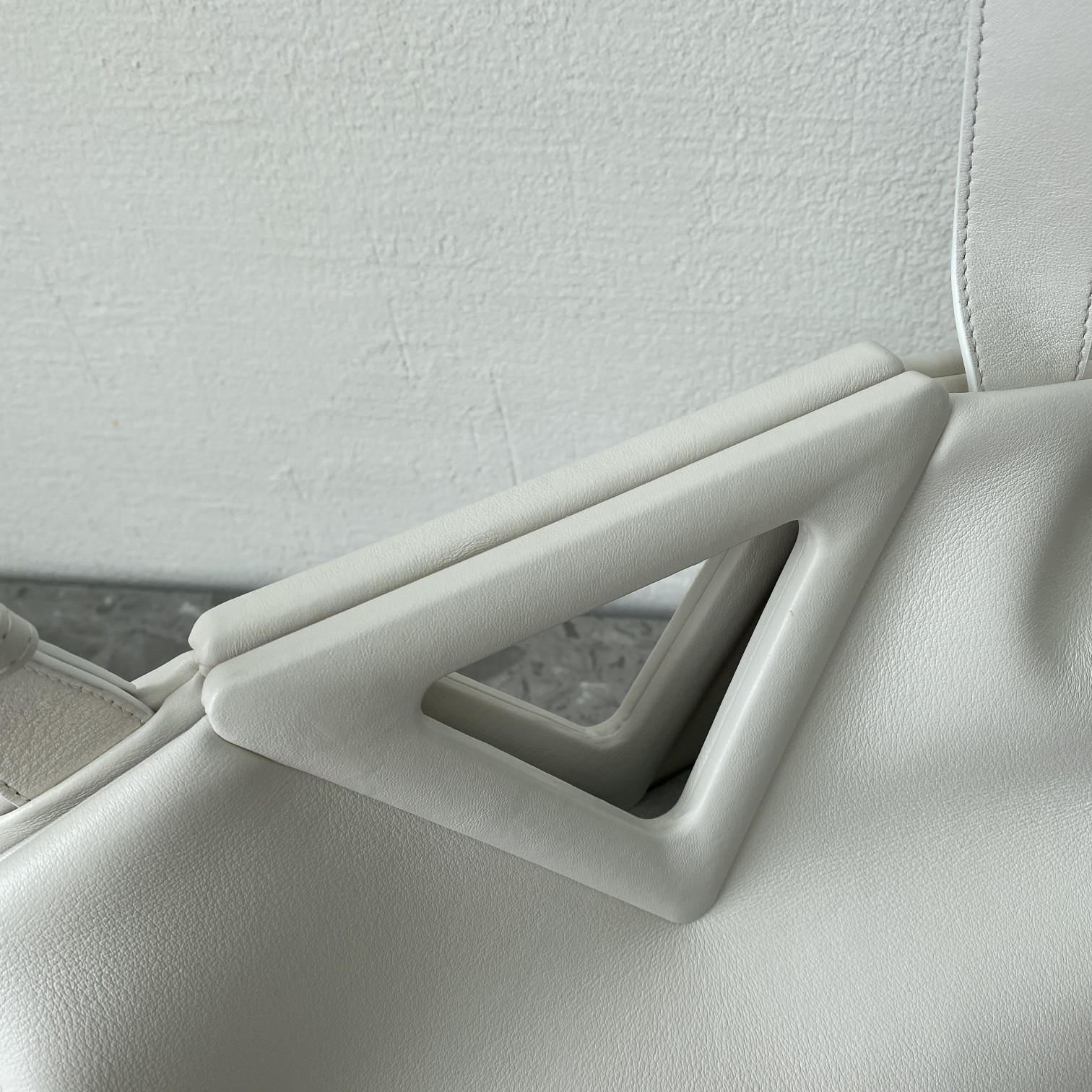 Bottega Veneta Point Chalk. For Women. Women's Bags 13.7in/35cm 652446VCP409137 - Soul Replicas