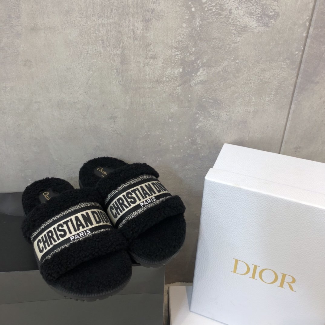 Christian Dior Dway Slide Black Embroidered Cotton And Shearling Black For Women CD KCQ551ESK_S11X - Soul Replicas