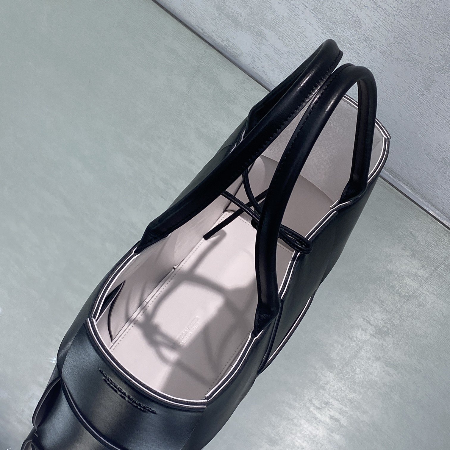 Bottega Veneta Small Arco Tote Bag Black. For Women. Women-s Bags 14.2in/36cm - Soul Replicas