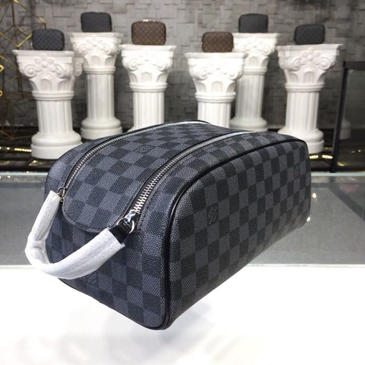 Louis Vuitton King Size Toiletry Damier Graphite Canvas For Women. Women-s Bags. Travel Bags 11in/28cm LV - Soul Replicas