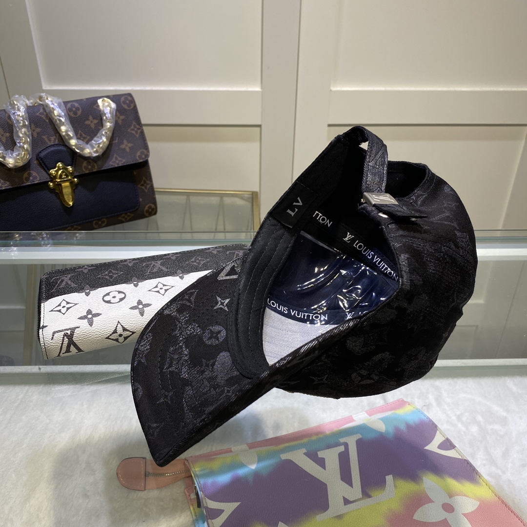 Louis Vuitton Be My Cap In Black - Soul Replicas