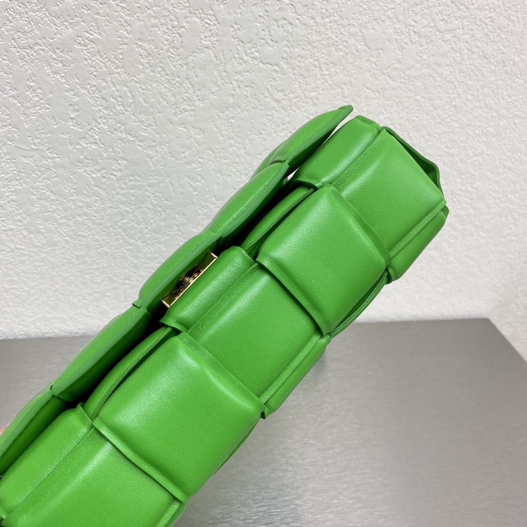 Bottega Veneta Padded Cassette Green. For Women. Women's Bags 10.2in/26cm 591970VCQR13724 - Soul Replicas