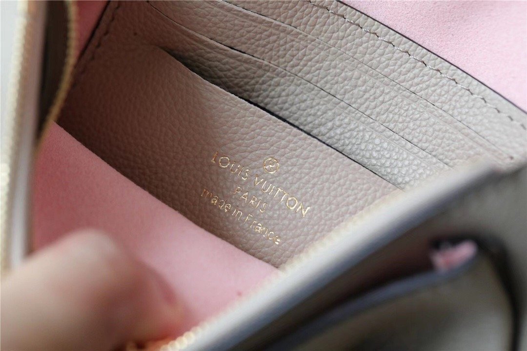 Louis Vuitton Mylockme Chain Pochette Grey For Women. Women-s Handbags. Shoulder and Crossbody Bags 7.5in/19cm LV  - Soul Replicas