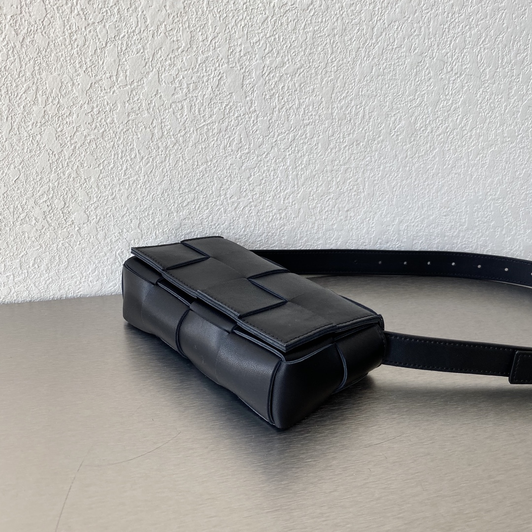 Bottega Veneta Belt Cassette Black. For Women. Women's Bags 7in/18cm 668572VMAY18425 - Soul Replicas