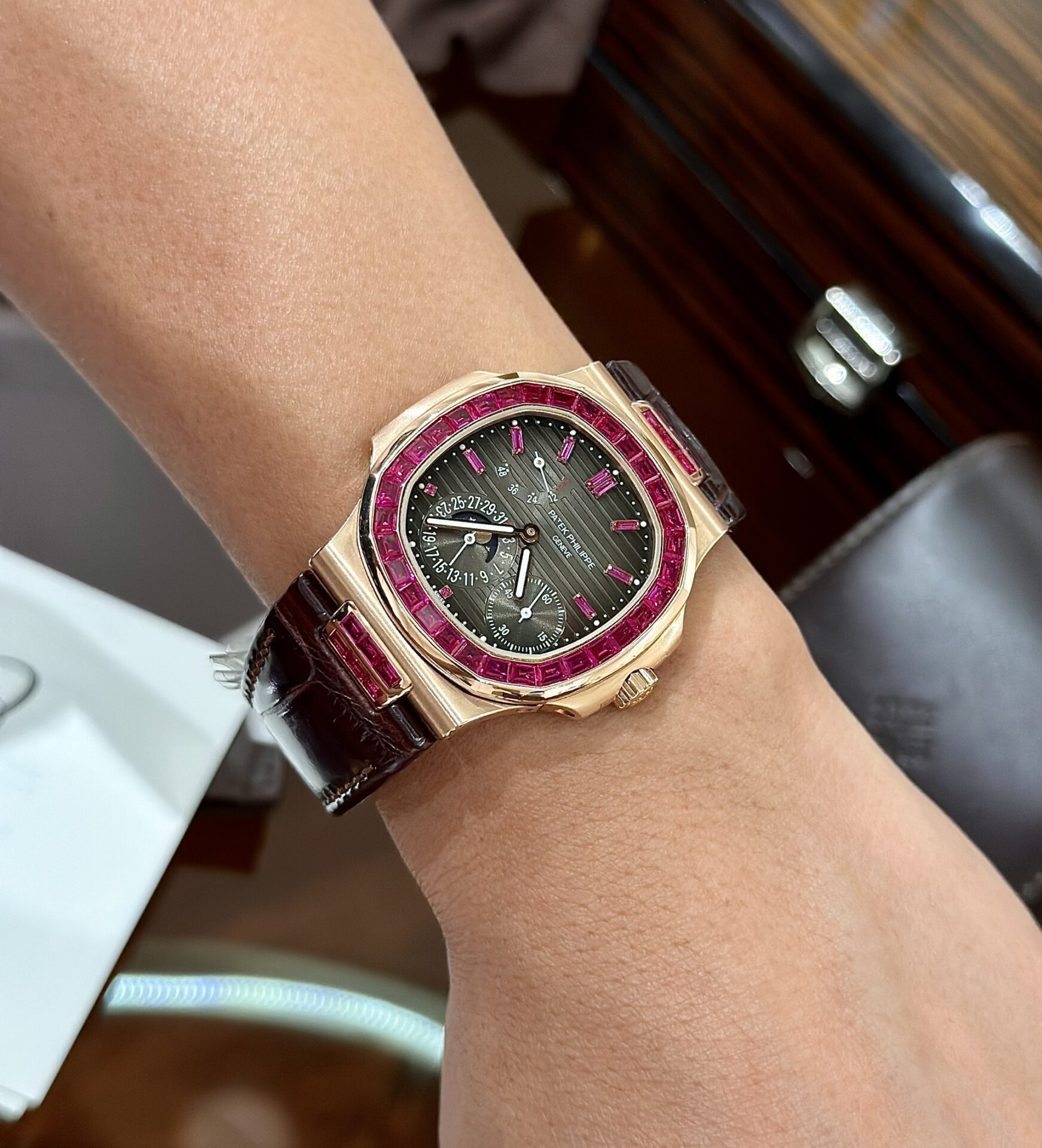 Patek Philippe Nautilus 5724 Gold Wrapped With Ruby Bezel 40mm - Soul Replicas