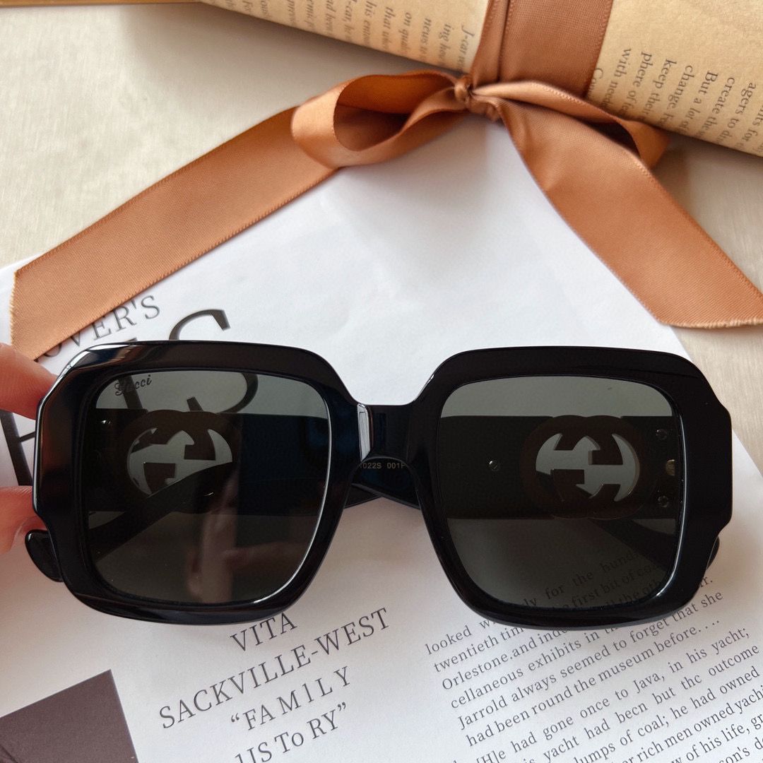 Gucci Rectangular Frame Sunglasses - Soul Replicas