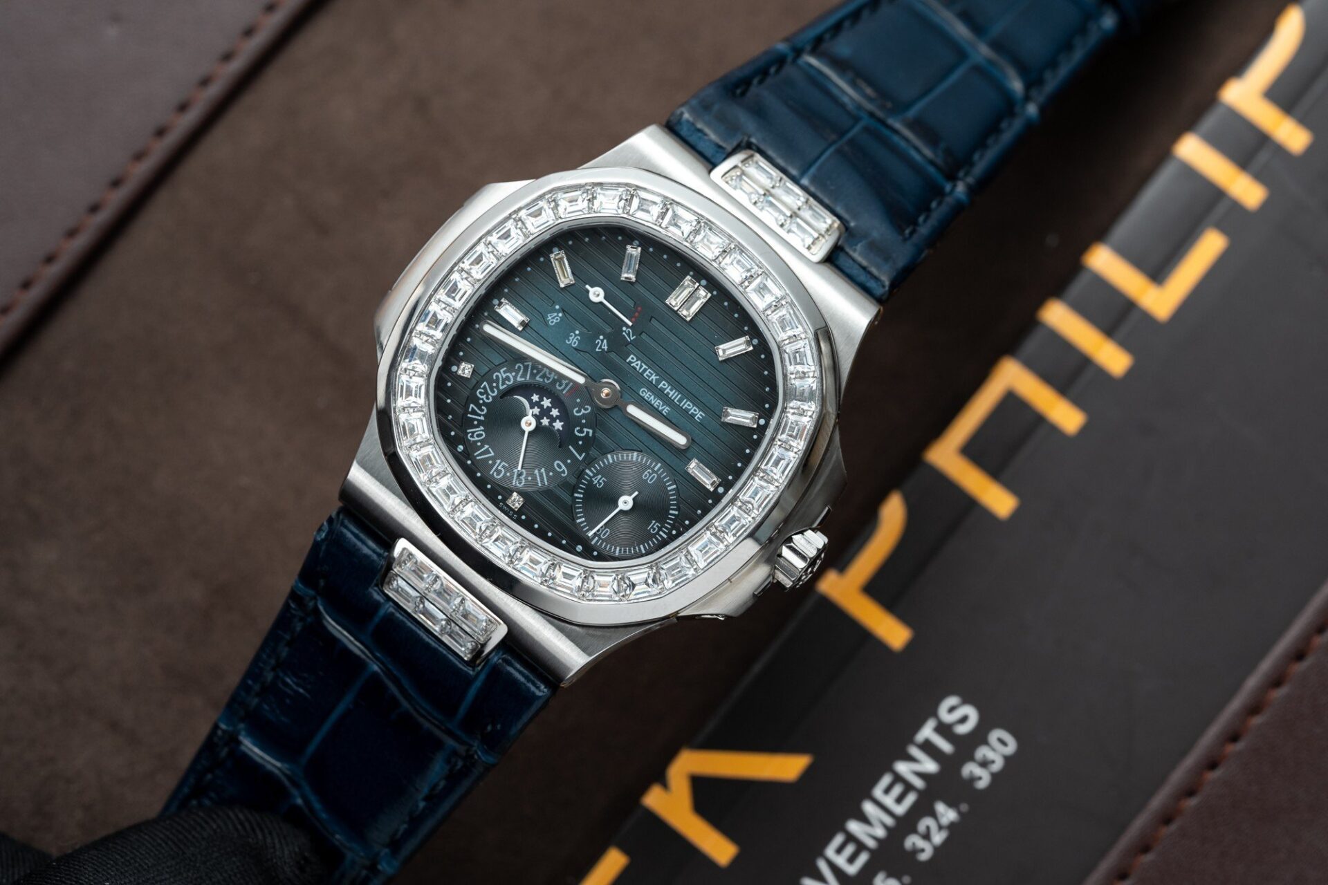 Patek Philippe Nautilus 5724G Replica Watch Blue GRF 40mm - Soul Replicas