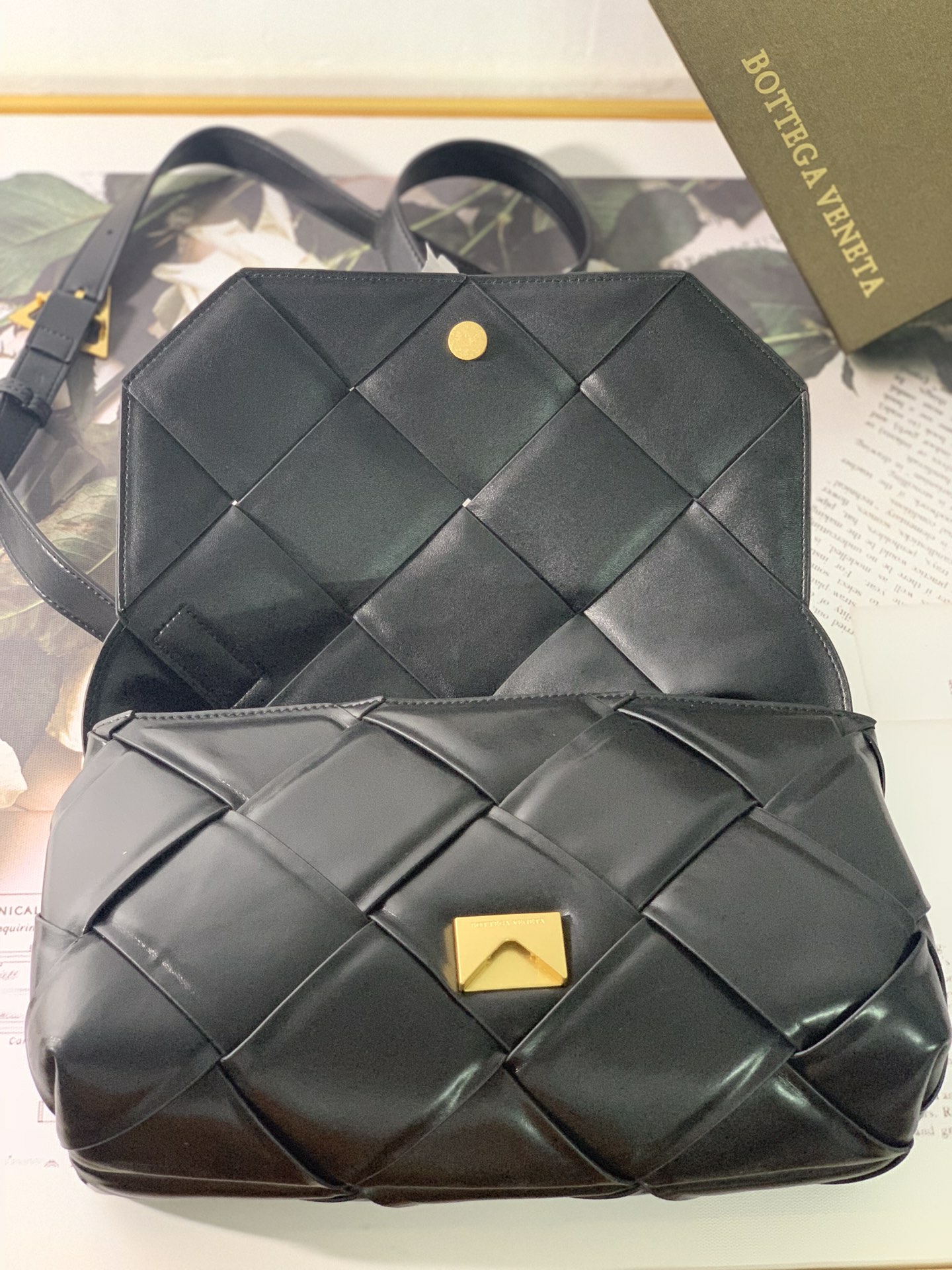 Bottega Veneta Handle Bag Black. For Women. Women-s Bags 11.4in/29cm - Soul Replicas