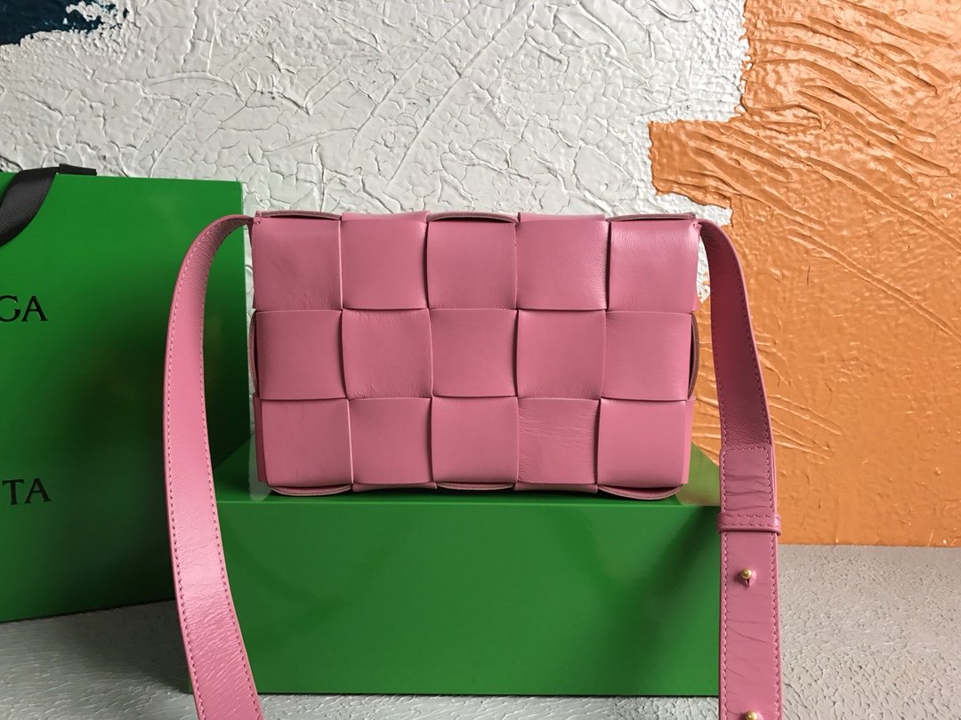 Bottega Veneta Cassette Light Pink. For Women. Women's Bags 9.1in/23cm - Soul Replicas