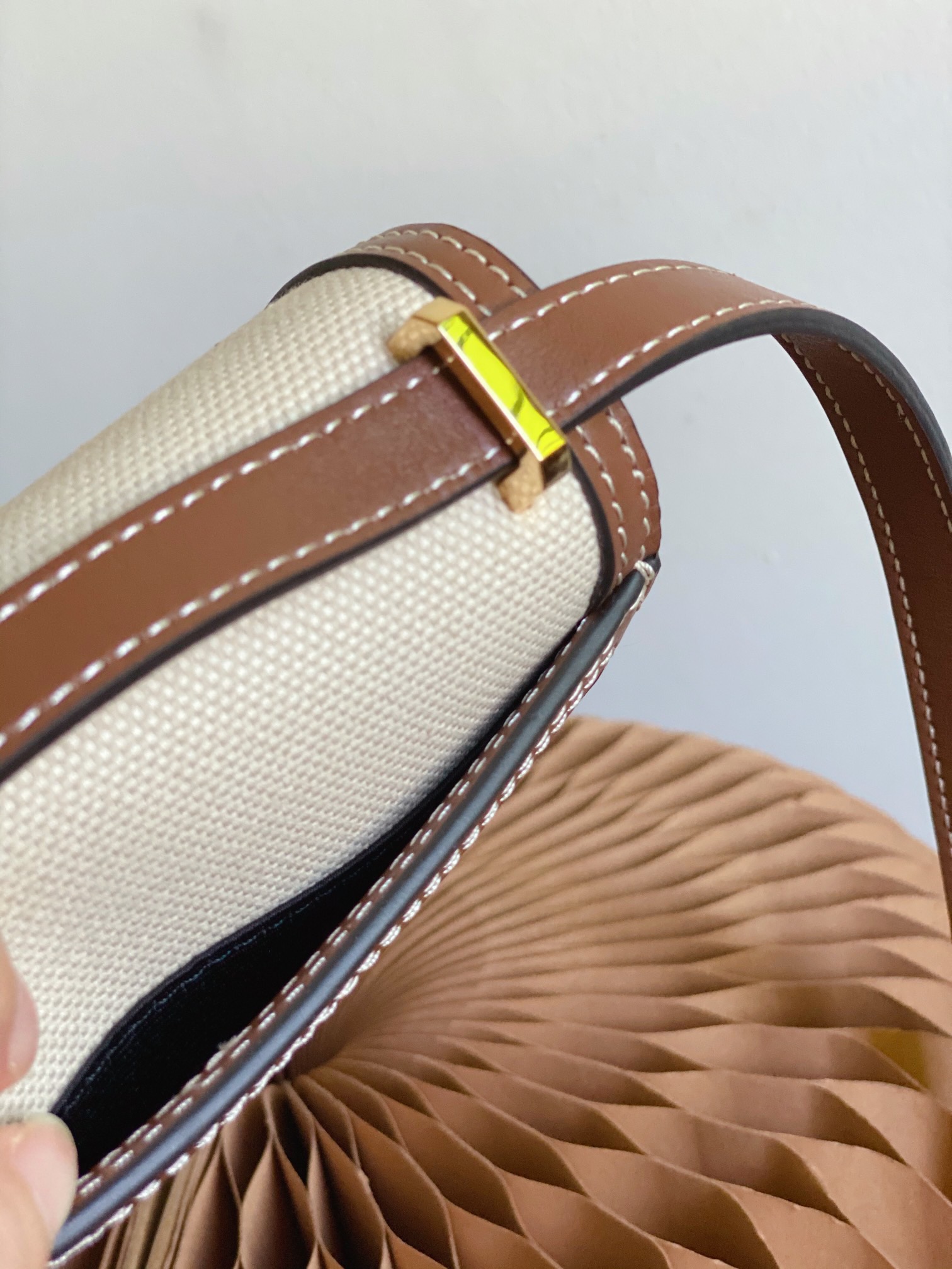 Burberry Robin Bag Cotton Canvas Cream For Women. Women-s Bags 7.5in/14cm 80316491 - Soul Replicas