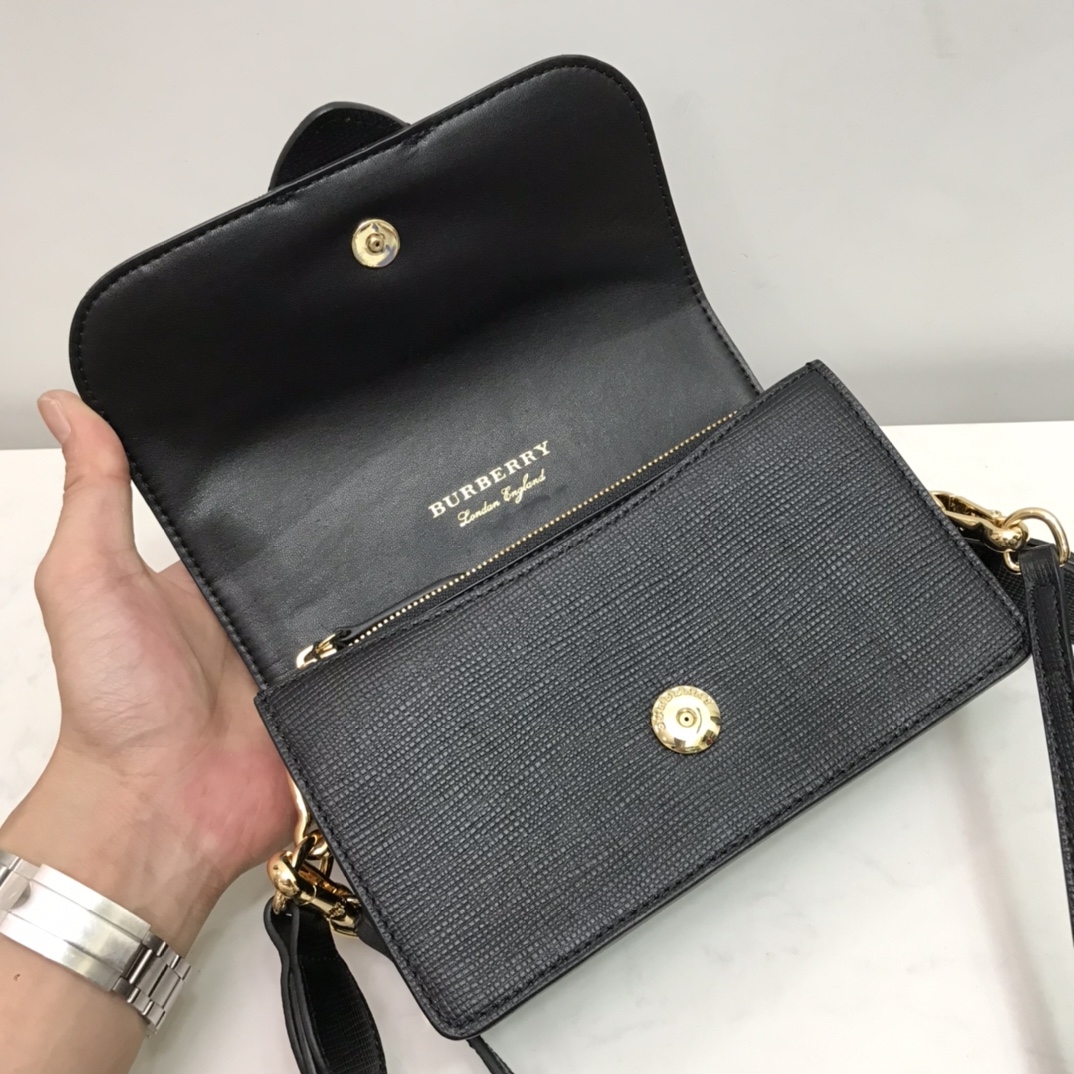 Burberry Small Bridle House Check And Buckle Crossbody Black For Women. Women-s Bags 7.8in/20cm - Soul Replicas