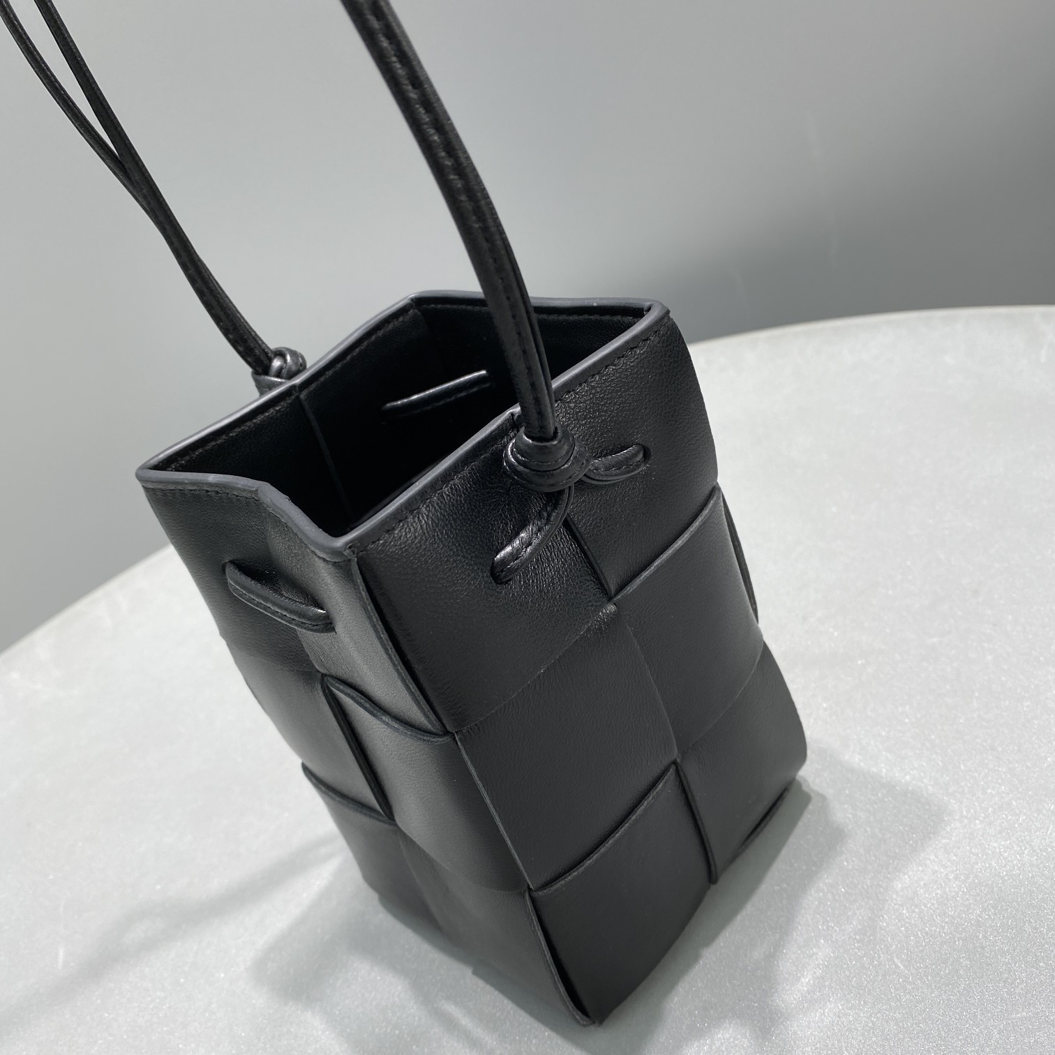 Bottega Veneta Mini Cassette Bucket Bag Black. For Women. Women-s Bags 5.5in/14cm 680217VCQC48425 - Soul Replicas