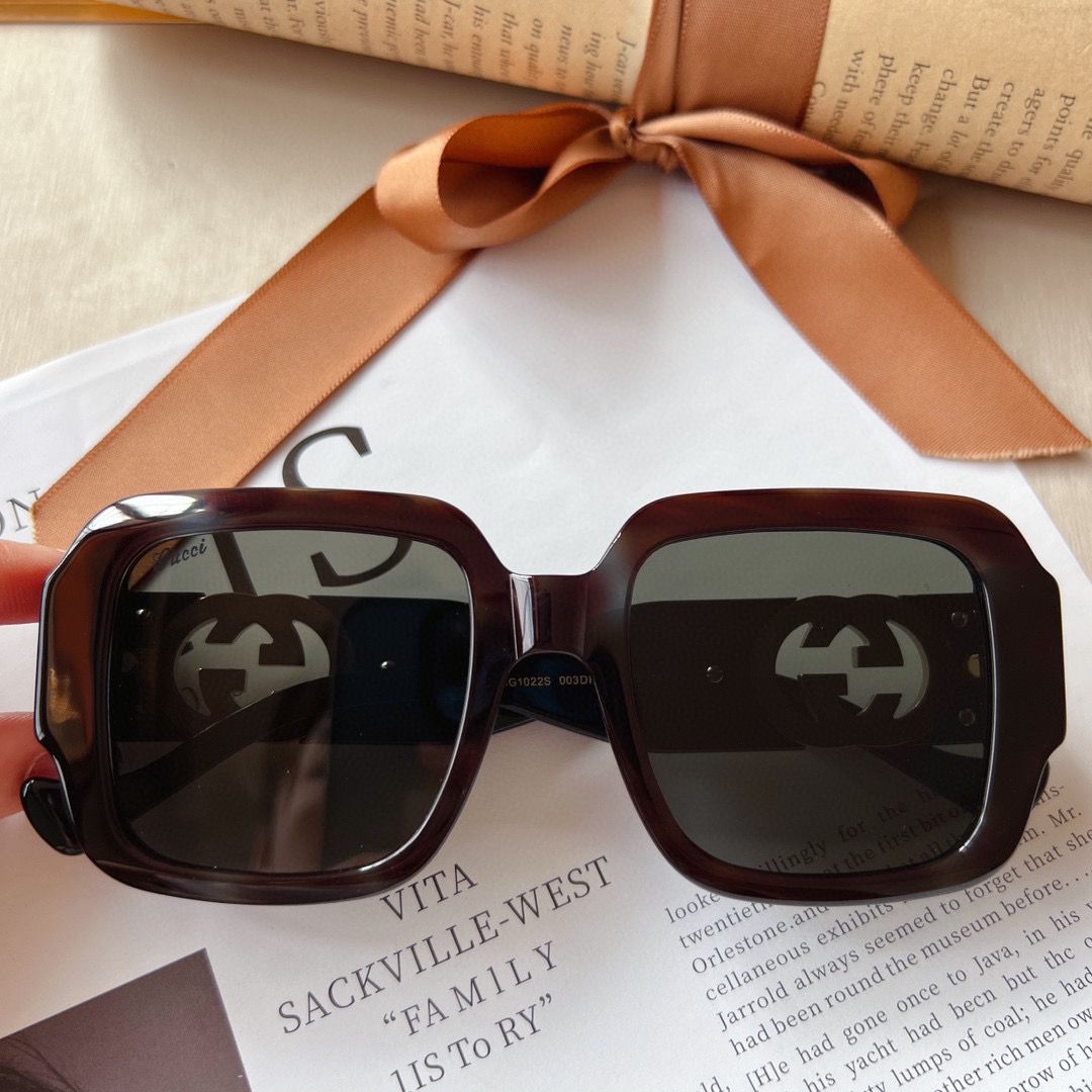 Gucci Rectangular Frame Sunglasses - Soul Replicas