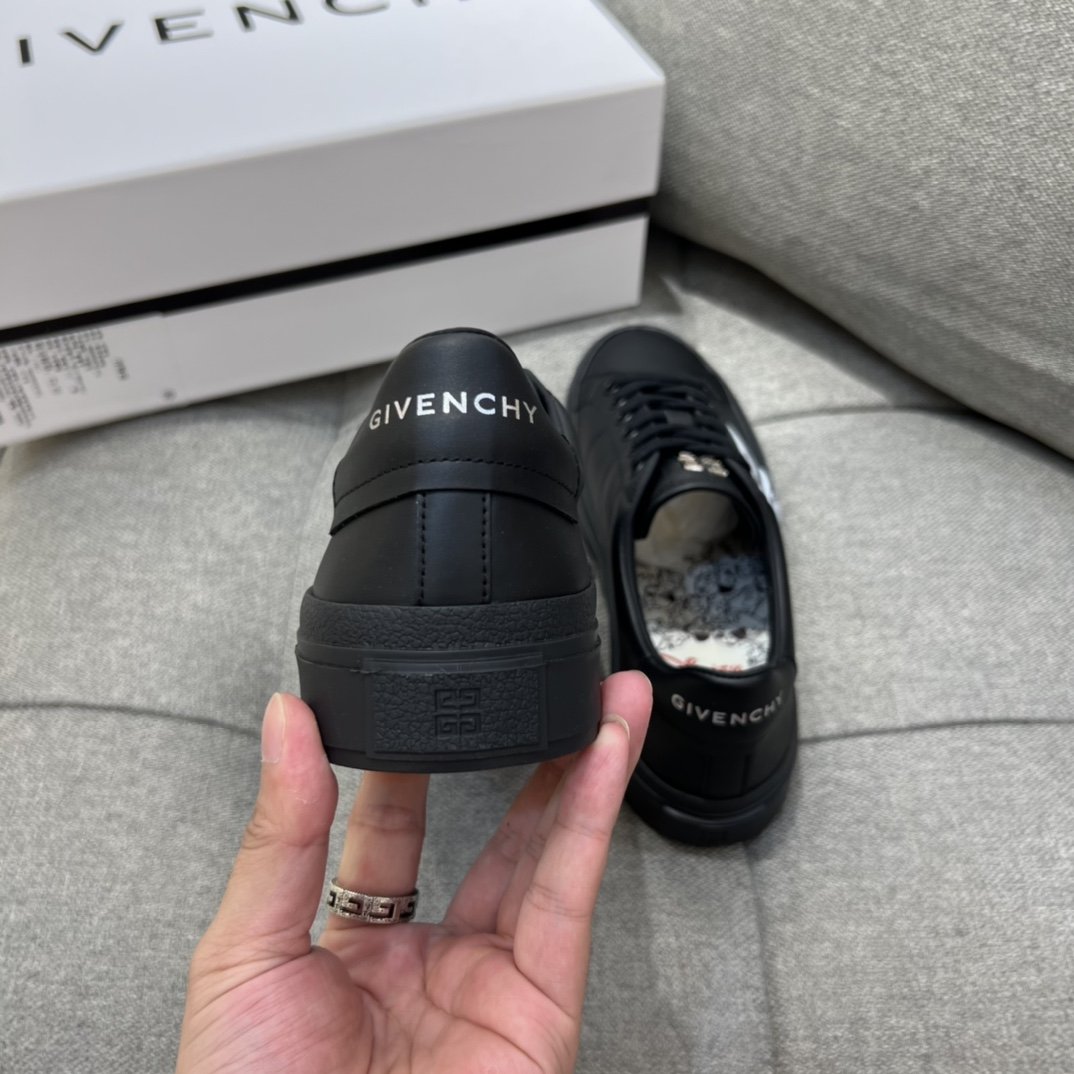 Givenchy City Sport 101 Dalmatians Sneakers Black For Men GVC - Soul Replicas