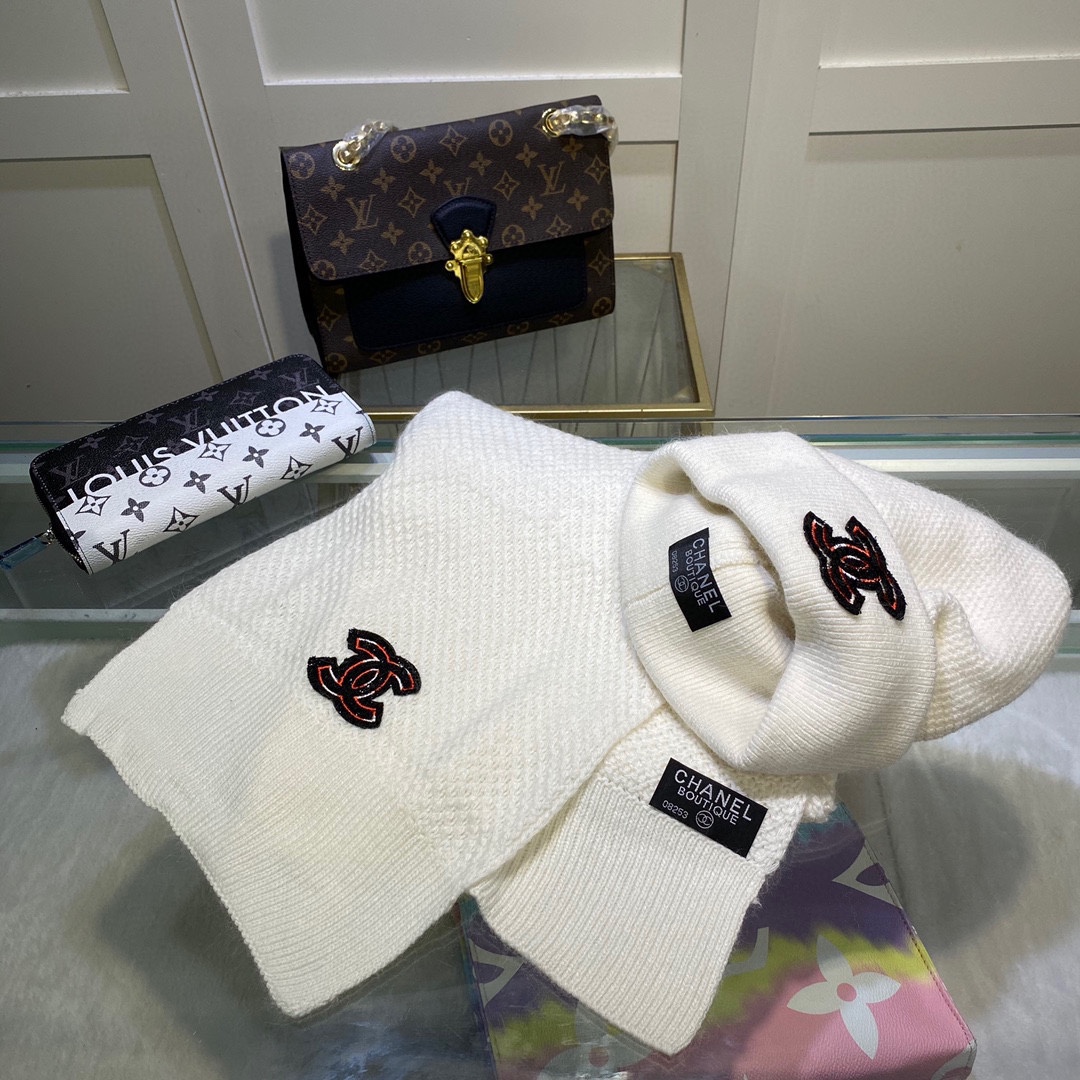 Chanel Beanie & Scarf Set In White - Soul Replicas