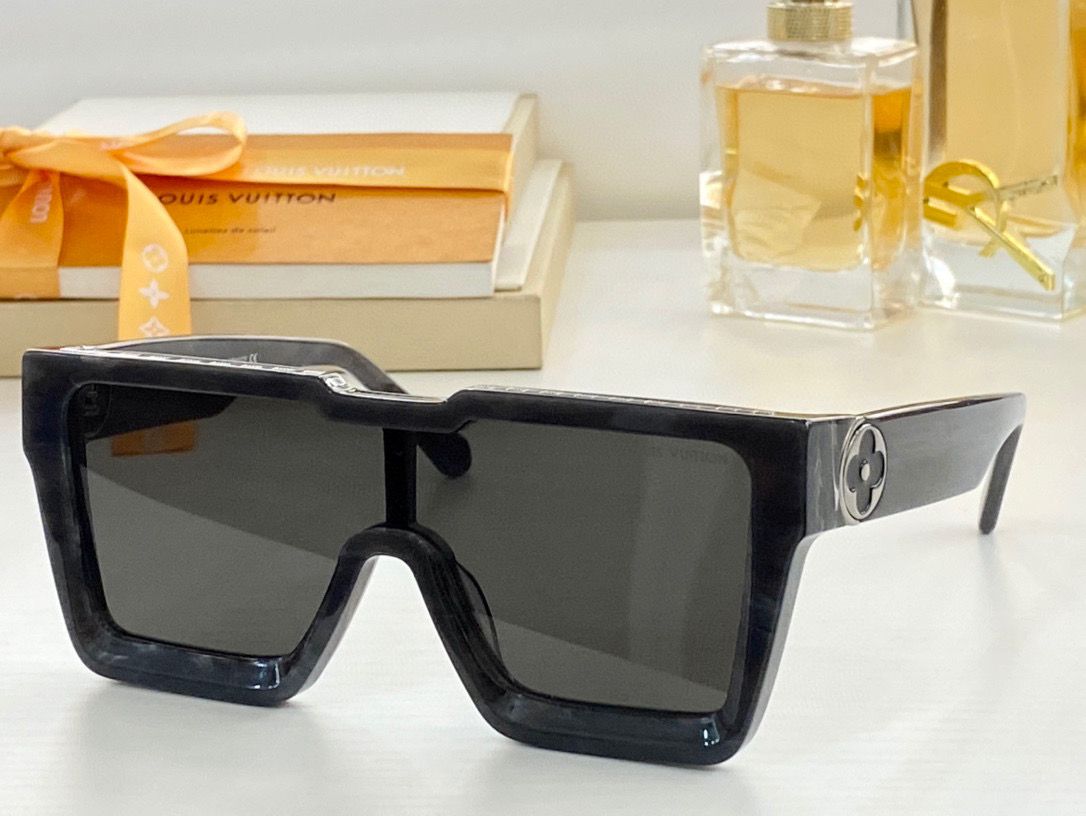 Louis Vuitton Grease Mask Sunglasses - Soul Replicas