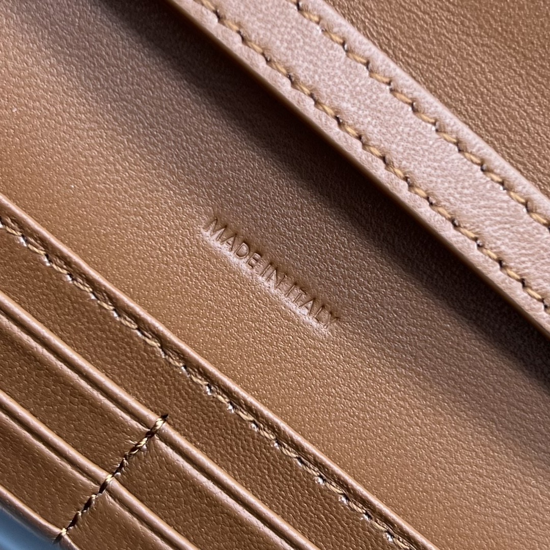 Celine Wallet On Chain Triomphe In Textile Natural / Tan For Women 7in/19cm 10J972DB2.02NT - Soul Replicas