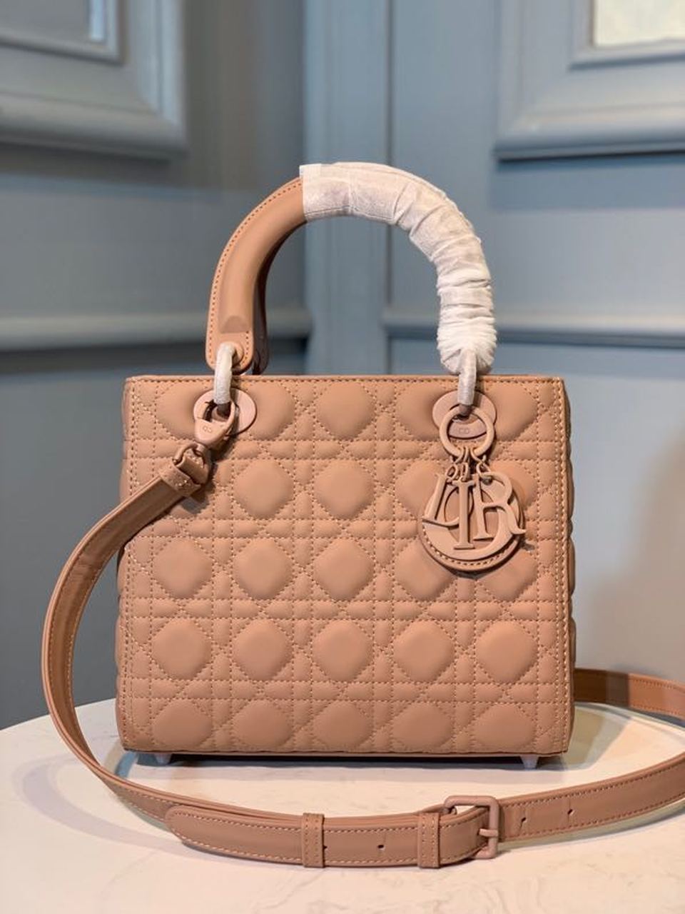 Christian Dior Medium Ultramatte Lady Dior Bag Blush For Women. Women-s Handbags 9in/24cm CD M0565ILOI_M50P - Soul Replicas