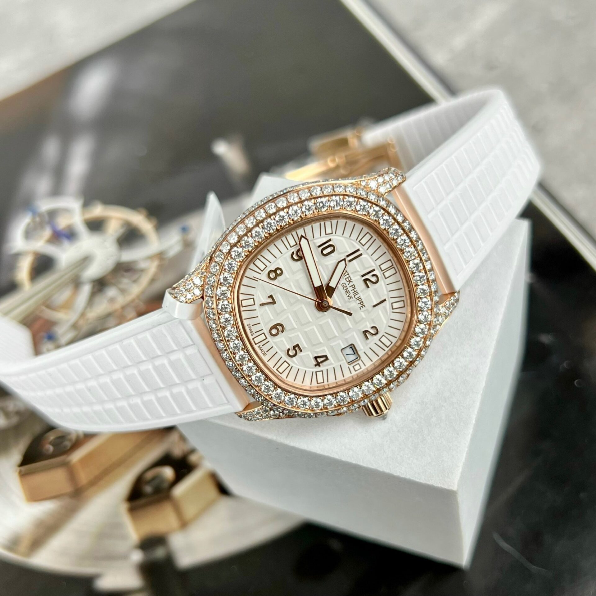 Patek Philippe Aquanaut 5069R With Moissanite Replica Watch PPF 35.2mm - Soul Replicas