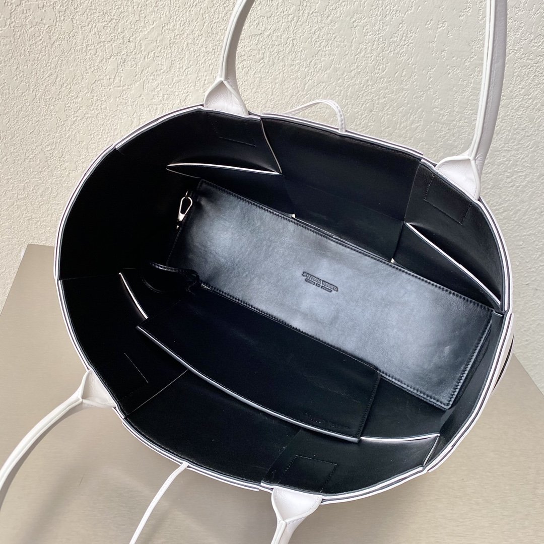 Bottega Veneta Arco Tote Bag For Women 16.14in/41cm In White 609175VMAY39041 - Soul Replicas