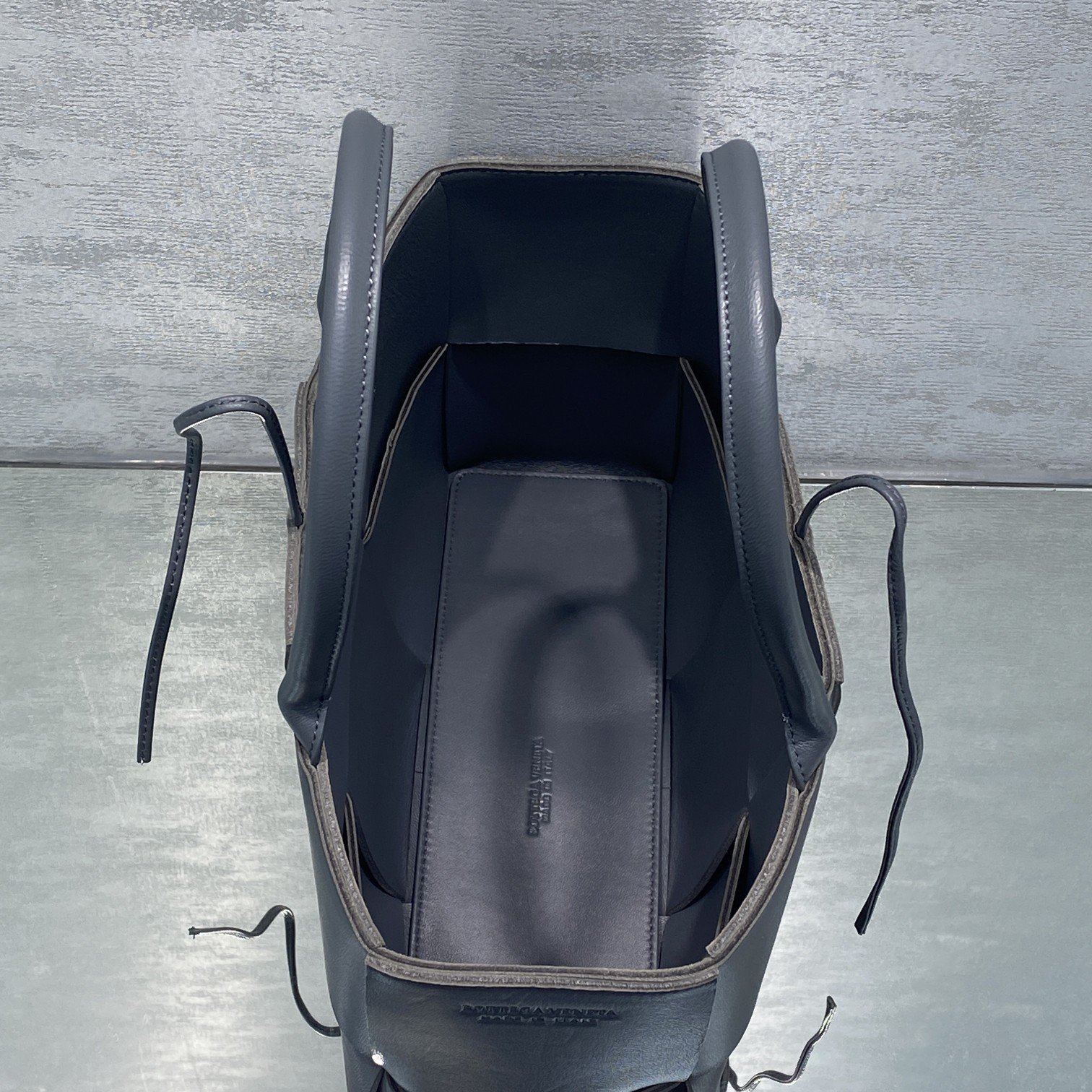 Bottega Veneta Small Arco Tote Bag Gray. For Women. Women-s Bags 14.2in/36cm - Soul Replicas