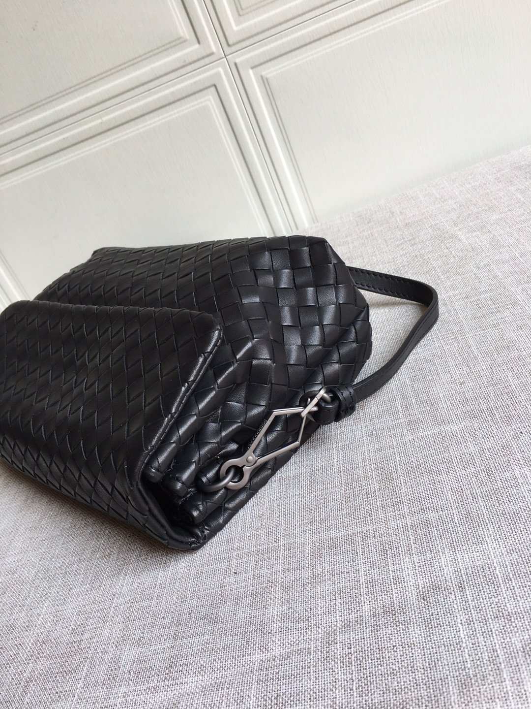 Bottega Veneta Classic Intrecciato Black. For Women. Women's Bags 8.9in/22.5cm - Soul Replicas