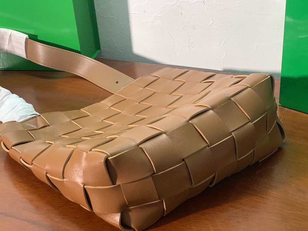 Bottega Veneta Shoulder Bag Nappa Brown. For Women. Women's Bags 12.9in/33cm - Soul Replicas