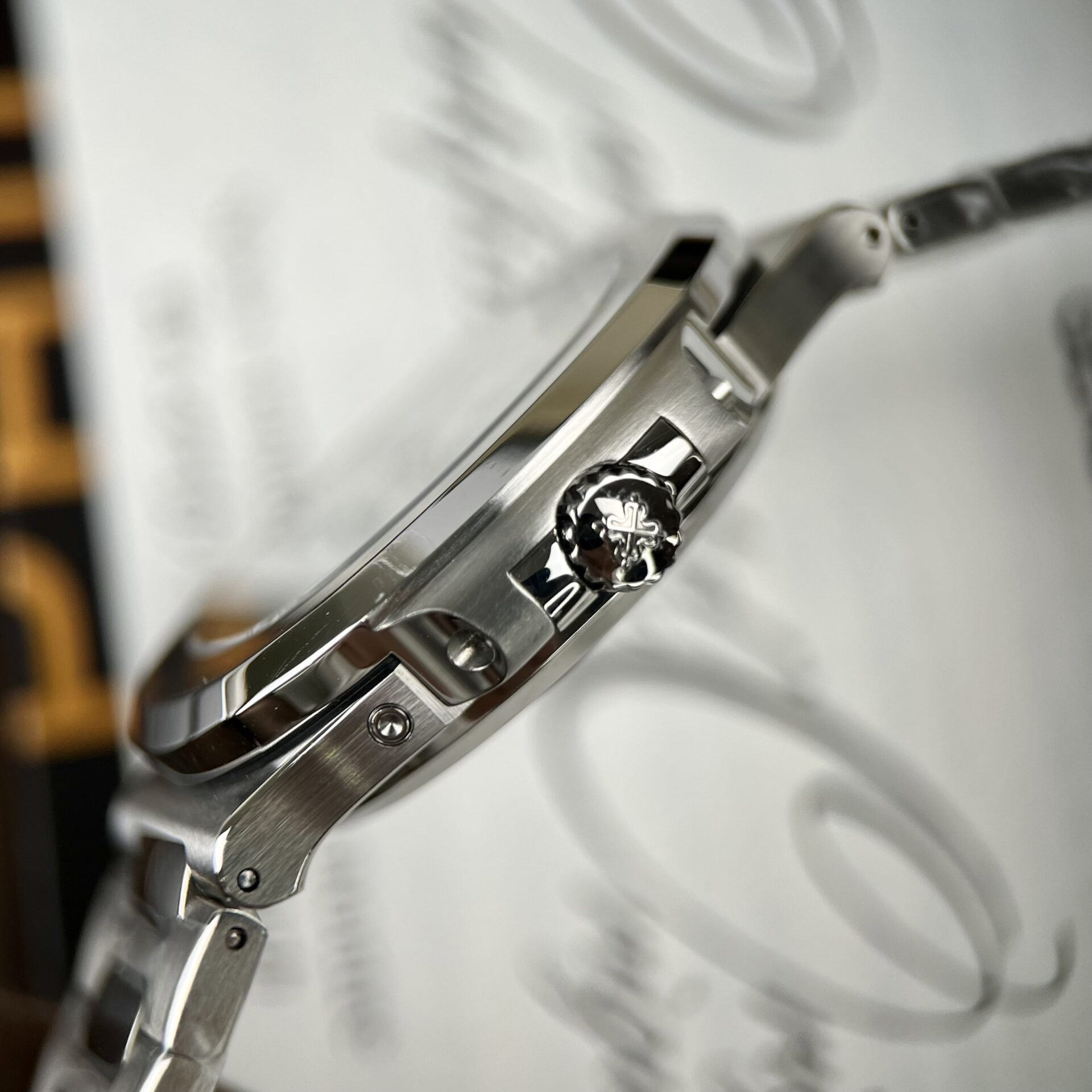 Patek Philippe Nautilus 5712 Replica 1:1 Watch Green Dial ZF 40mm - Soul Replicas