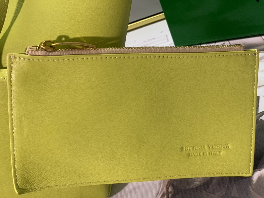 Bottega Veneta Handle Bag Yellow. For Women. Women's Bags 12.6in/32cm - Soul Replicas