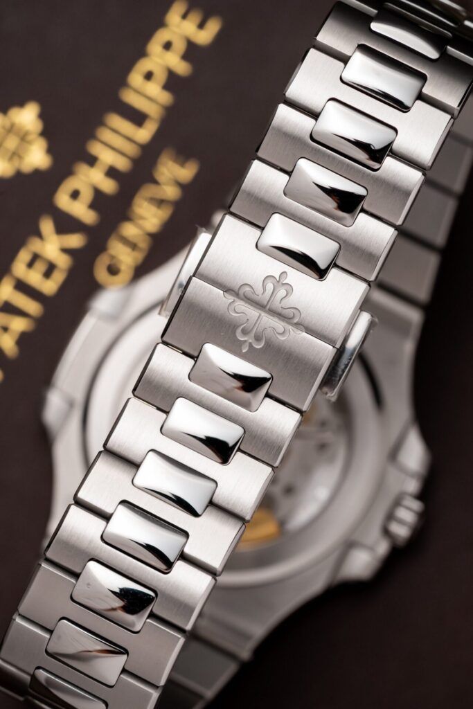 Patek Philippe Best Replica Watch Nautilus 5811 Blue Dial Metal Wire 41mm - Soul Replicas