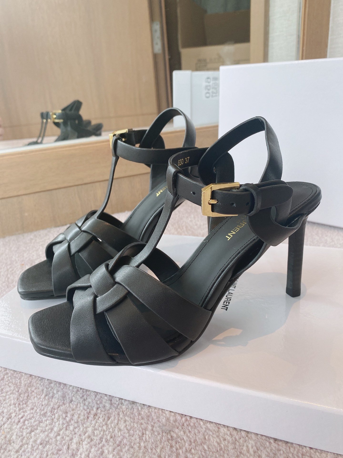 Yves Saint Laurent Women's Tribute Sandals Black For Women YSL 620673dwe001000 - Soul Replicas