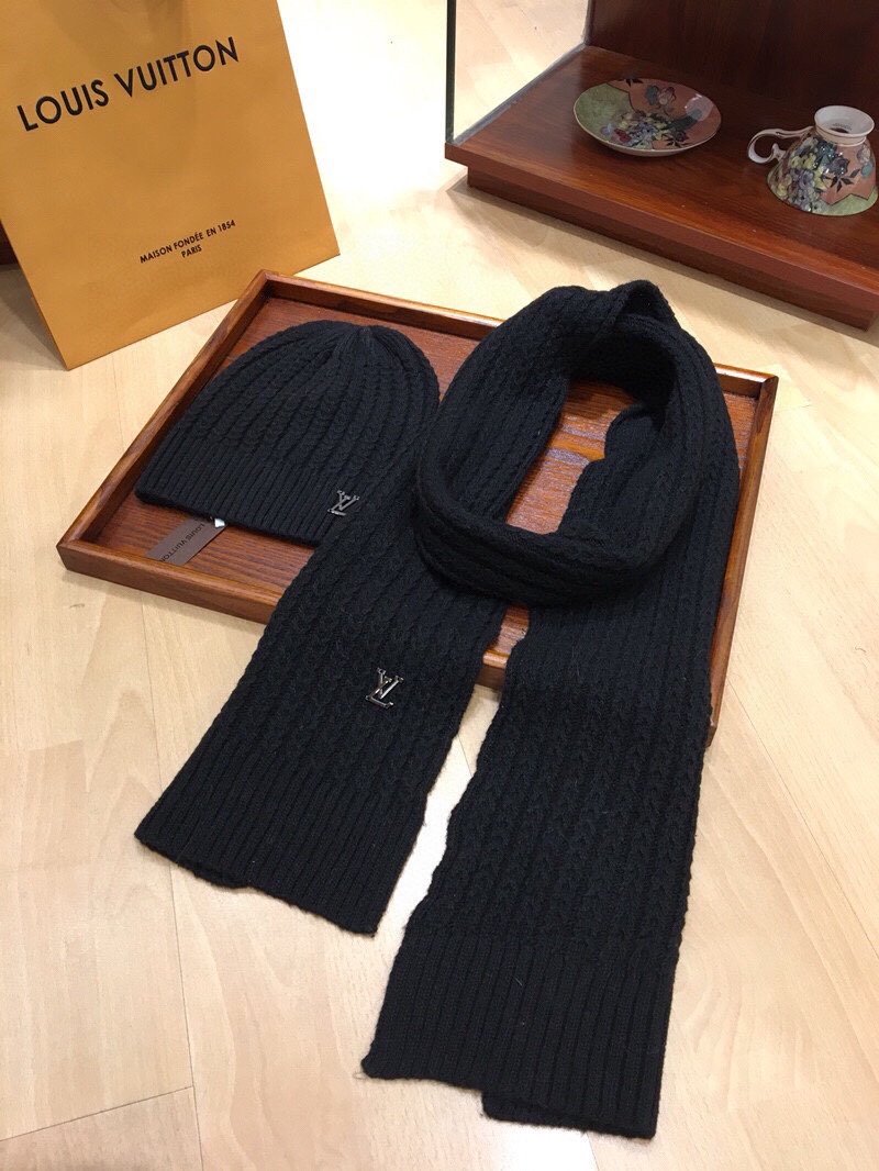 Louis Vuitton Beanie & Scarf Set In Black - Soul Replicas