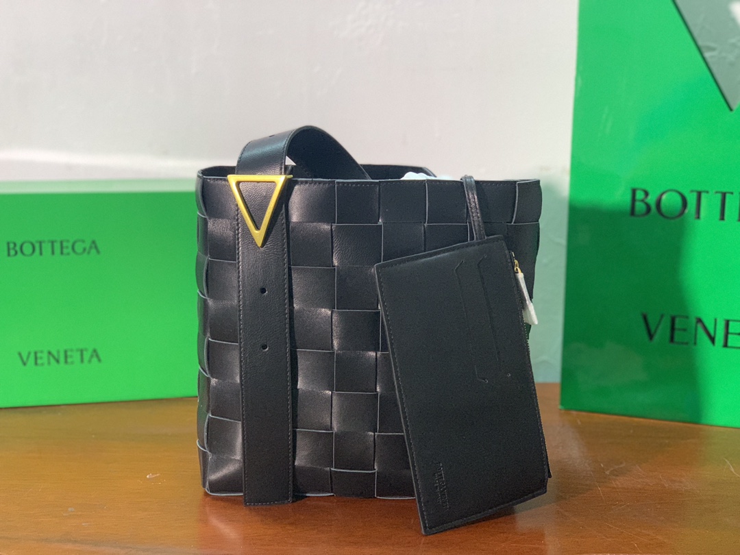 Bottega Veneta Shoulder Bag Nappa Black. For Women. Women's Bags 12.9in/33cm - Soul Replicas